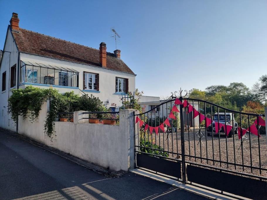 Les Noyers Monestois Entre Cher Et Canal De Berry Mennetou-sur-Cher Exterior photo