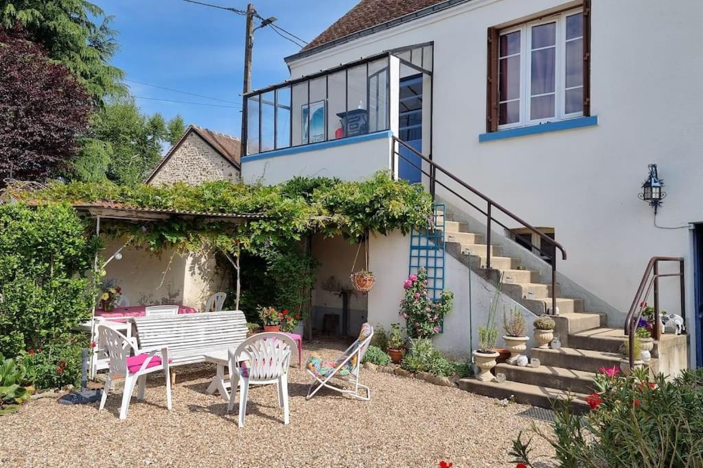 Les Noyers Monestois Entre Cher Et Canal De Berry Mennetou-sur-Cher Exterior photo